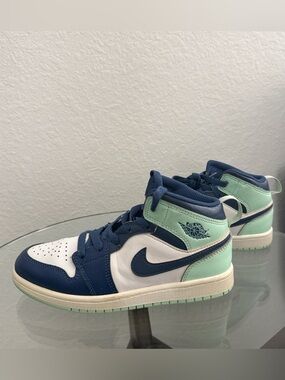 Jordan Kids Mid-Top Sneakers in Navy, White & Mint
